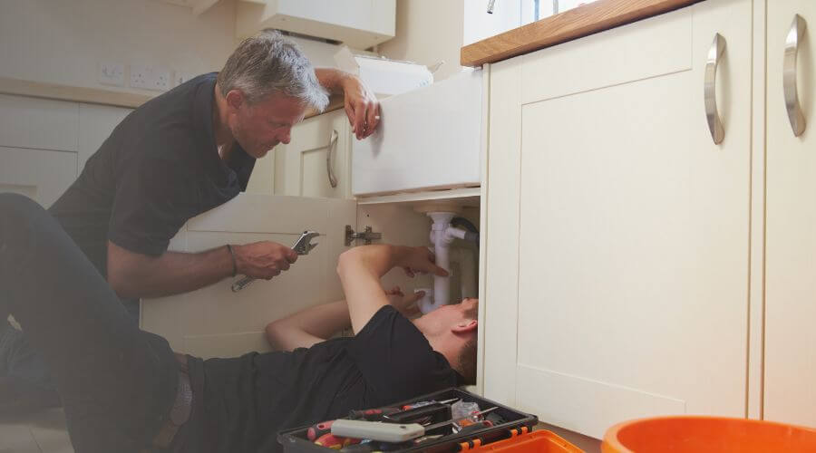 Expert burst pipe repair services in Blakesburg, IA